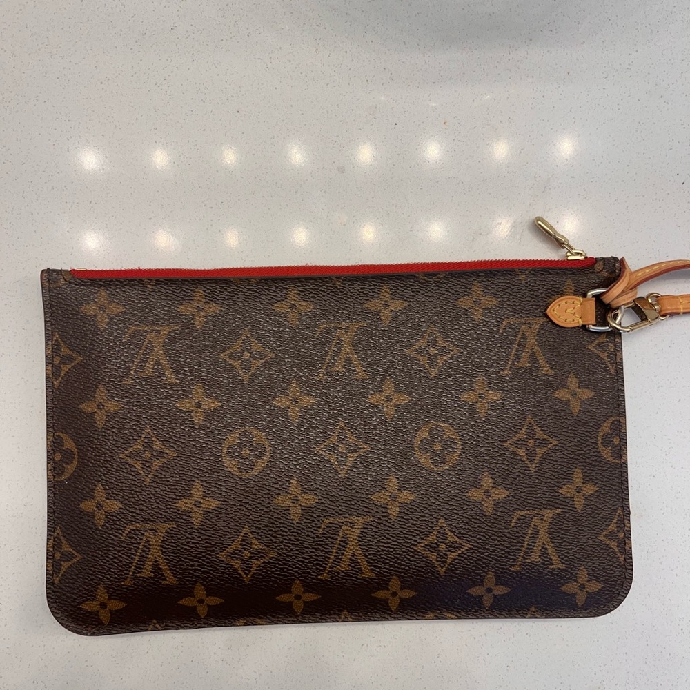Neverfull Pochette